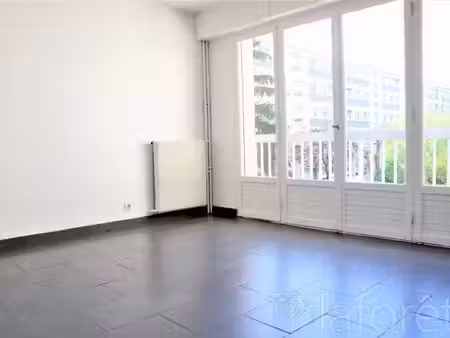 location appartement 1 pièce 25.25 m² à le chesnay (78150)  748 €