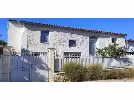 maison avec piscine nieul-sur-mer (17)
