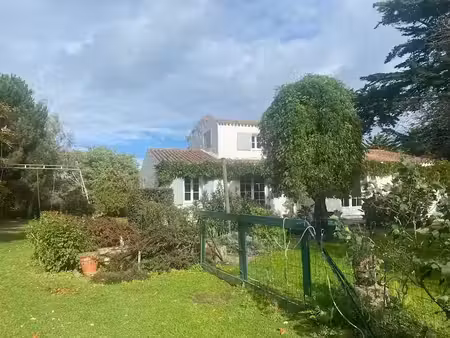 vente maison 5 pièces 114 m² à l'ile-d'yeu (85350)  1 648 000 €