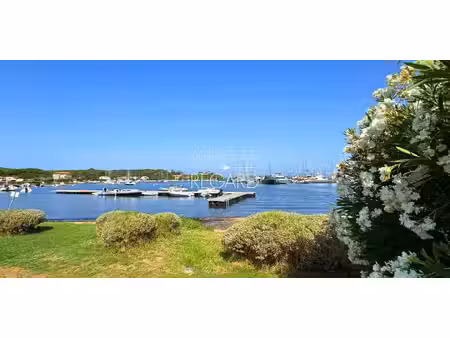 appartement avec terrasse en bord de mer porquerolles (83)