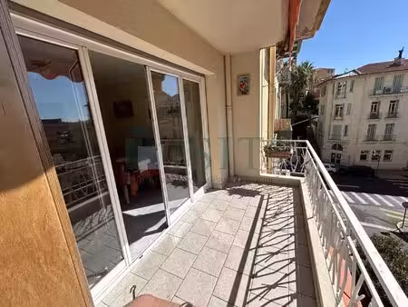 menton - magenta - 3 pièces 56m2
