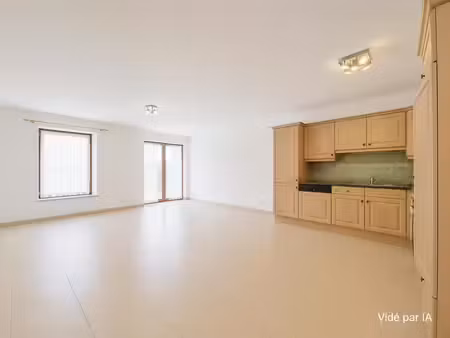 splendide appartement 3 chambres  balcon  parking et cave.