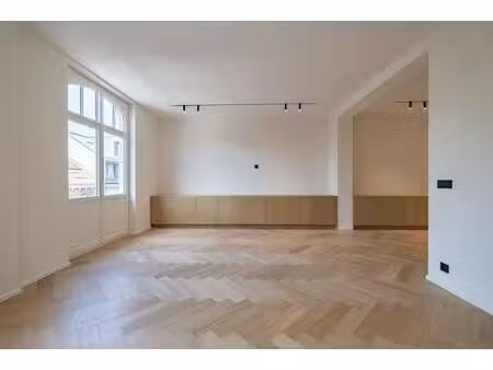 triplex à louer avec terrasse et 3 chambres   uccle (vbe53810)