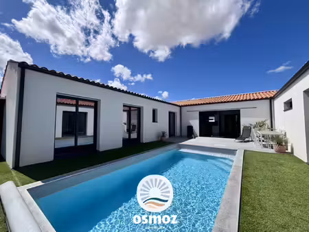 maison familiale avec piscine et prestations de qualité !
