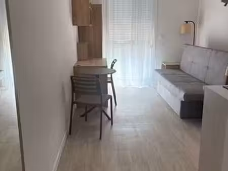 location appartement t1 meublé à la rochelle (17000) : à louer t1 meublé / 18m² la rochell