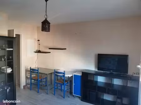 studio 20m2 meublé proche hôpital bretonneau