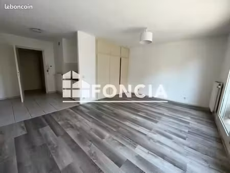 studio 1 pièce 32 m²
