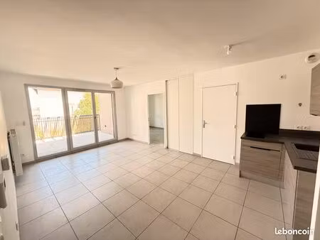 location appartement t2 + terrasse + garage sécurisé - résidence récente – proche gare ter