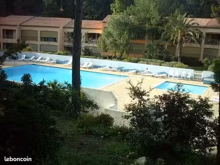 location studio de septembre à juin