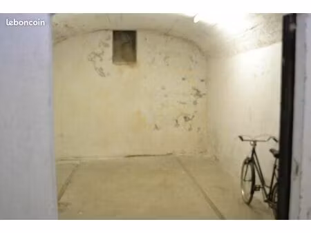 box de stockage  cave  archivage  garde meuble