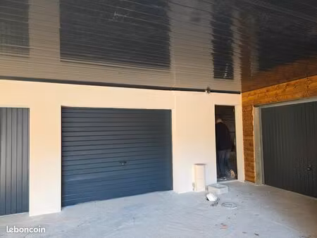 garage 19 m2 à orléans faubourg madeleine avec électricité et portail électrique