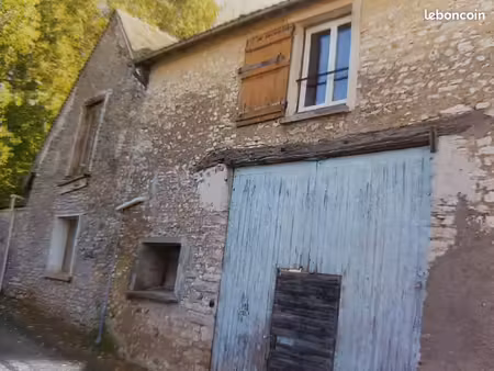 f3 dans corp de ferme