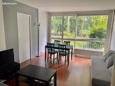 appartement 80 m3 pour trois étudiants