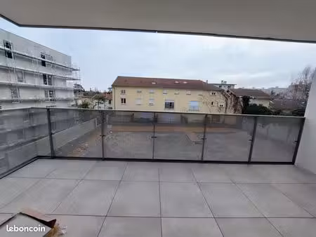 appartement 3 pièces 63 m²