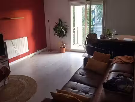 location t2 meublé + 1 place de parking - 33300 quartier bacalan à bordeaux 47 m2
