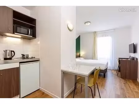 studio 1 pièce 20 m²