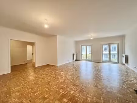 appartement à louer à avenue baron albert d'huart 254 kraainem (vbe53824)