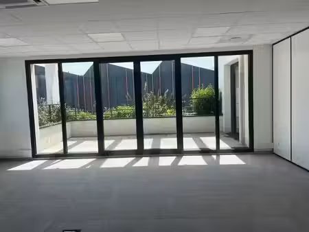 location locaux professionnels 23.8 m² à creteil (94000)  289 €