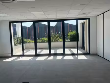 location locaux professionnels 23.8 m² à creteil (94000)  362 €