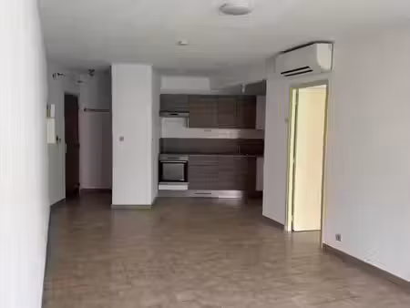 location appartement 2 pièces 48 m² à sanary-sur-mer (83110)
