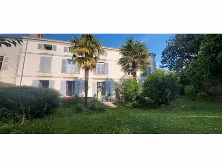 vente appartement 3 pièces 134 m² à la rochelle (17000)  648 900 €