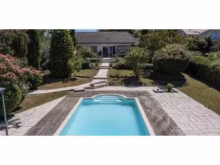 propriété avec piscine messery (74)
