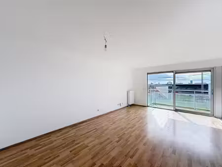 appartement à louer à boulevard louis mettewie 64 molenbeek-saint-jean (vbe53897)