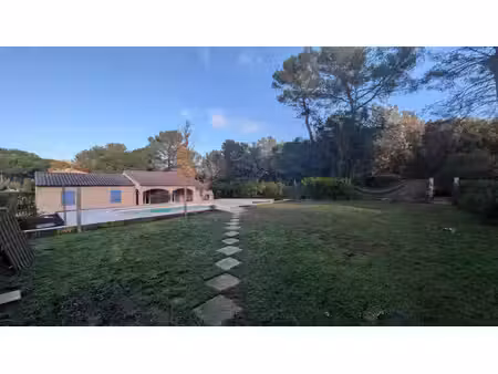 à vendre villa t4 99m² avec piscine et garage sur 1062m² à l