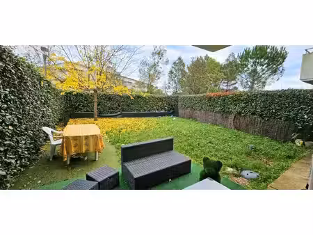 à vendre rdj t3 57m² avec parking en residence au luc