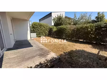 t3 rez-de-jardin au calme proche du centre
