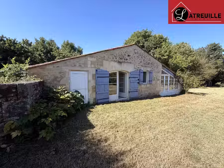 maison en pierres - cravans