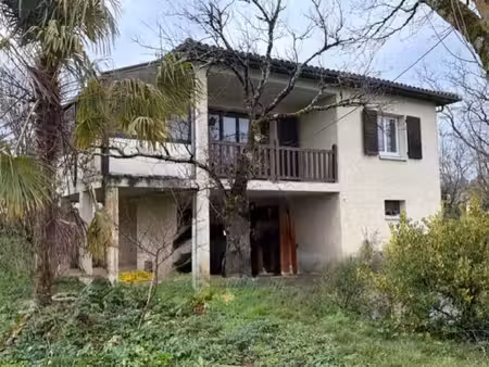 mirande(32): maison traditionnelle 1975  4 chambres  au calme  piscine couverte  3000m2 te