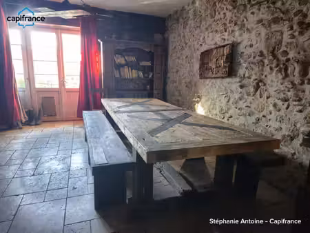 puyoô – maison de caractère de 188 83 m²  5 chambres  grange d'environ 300 m² et terrain..