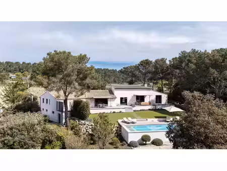 saint-marc-jaumegarde — 342 m² habitables  dont 265 m² de plain-pied  à 7 8 km du cours mi
