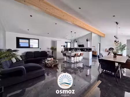 maison familiale avec piscine et prestations de qualité !