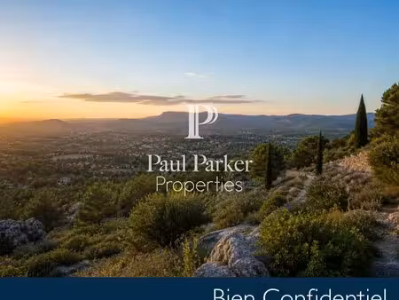 rare domaine en pierres - 735 m2 habitables (terrain 21599 m2)