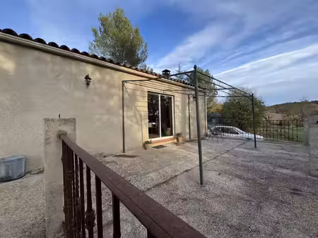 villa t6 sur un grand terrain plat