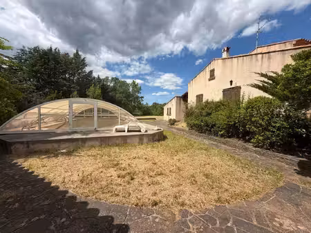 à vendre villa t6 155m² sur grand terrain 6490m² avec piscine