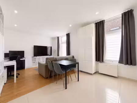 appartement à louer à rue de la roche fatale 26a woluwe-saint-lambert (vbe53859)
