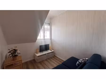chambre de bonne - 11.01m2 - enghien-les-bains