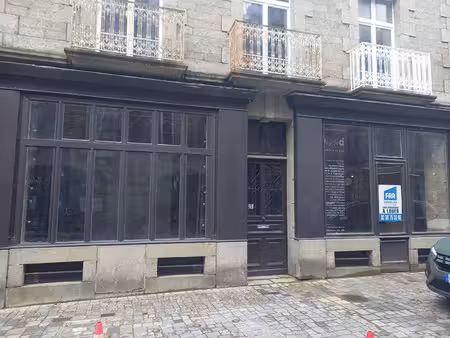 local commercial fougeres 67 m2