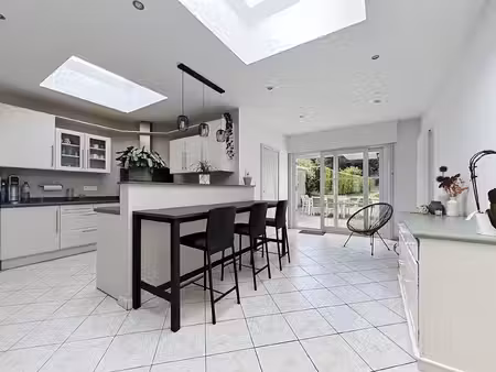 maison à louer à rue saint eleuthère 232 tournai (vbe53877)