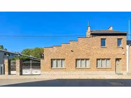 grande maison + entrepot 350m²