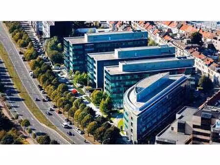 bureaux à louer dans la rue uitbreidingstraat à anvers.