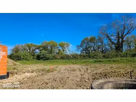 terrain 694 m² loire les marais