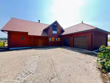 chalet 6 pièces 265 m²