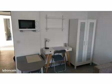 studio meublé plein sud  rénové  décoré et équipé