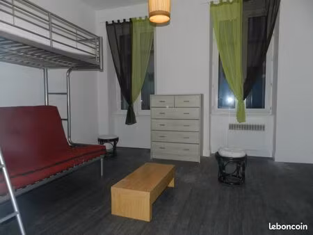 a louer studio - centre ville chebrourg - renové