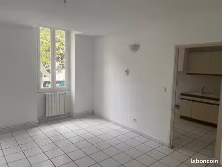 a louer appartement t3 centre-ville miramas