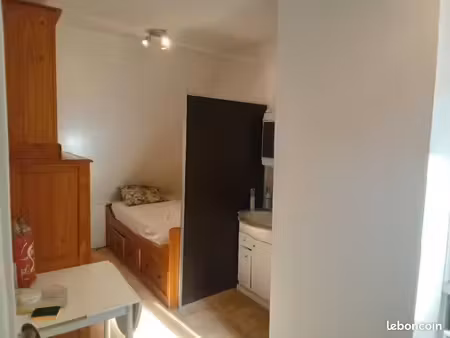 chambre 13m2 neuilly-sur-seine av de madrid